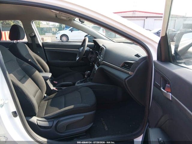 2019 HYUNDAI ELANTRA SE 5