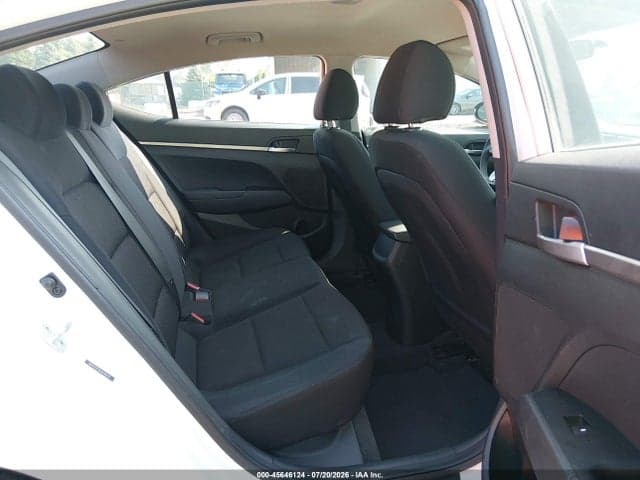 2019 HYUNDAI ELANTRA SE 8