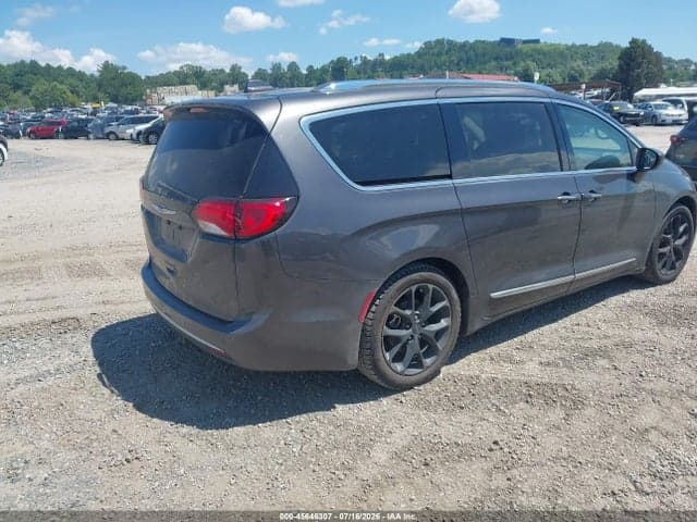 2018 CHRYSLER PACIFICA TOURING L 4
