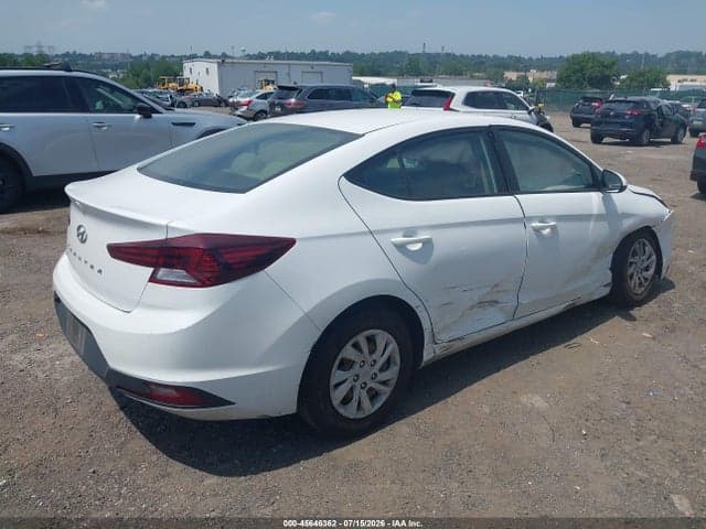 2019 HYUNDAI ELANTRA SE 4