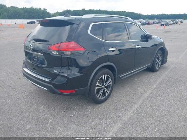 2017 NISSAN ROGUE SL 4