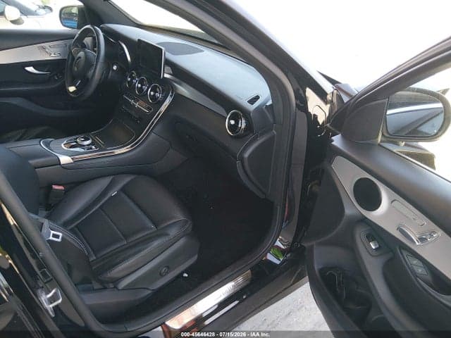 2019 MERCEDES-BENZ GLC 300 5