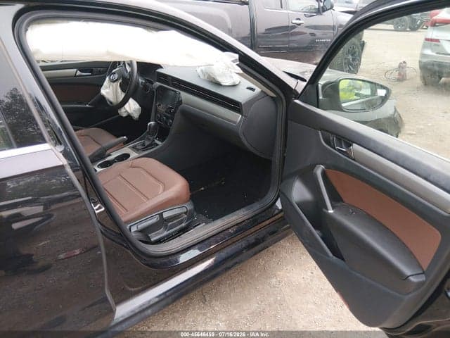 2021 VOLKSWAGEN PASSAT 2.0T SE 5