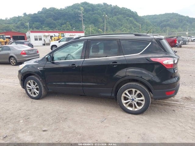 2017 FORD ESCAPE SE 14