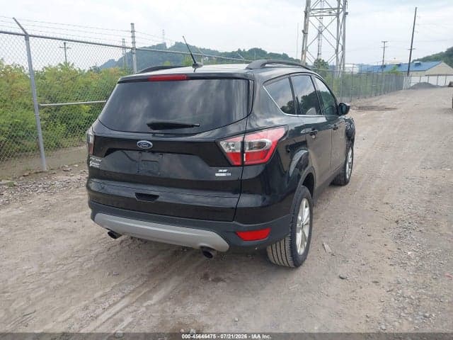 2017 FORD ESCAPE SE 4