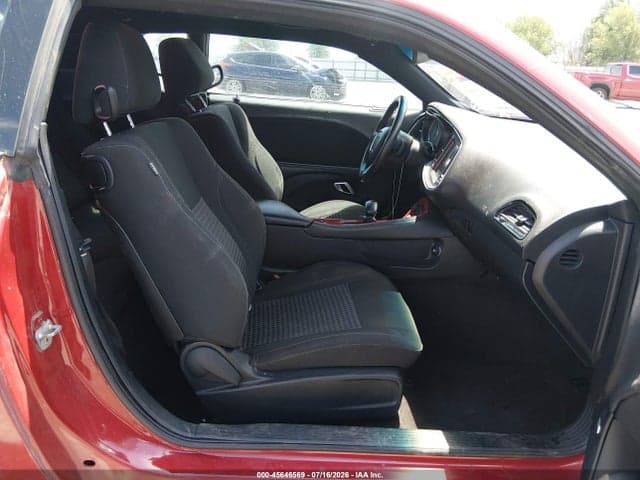 2016 DODGE CHALLENGER SXT 5