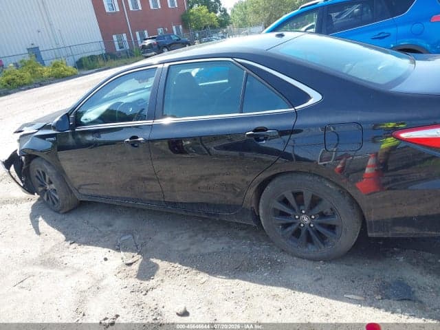 2017 TOYOTA CAMRY HYBRID XLE 14