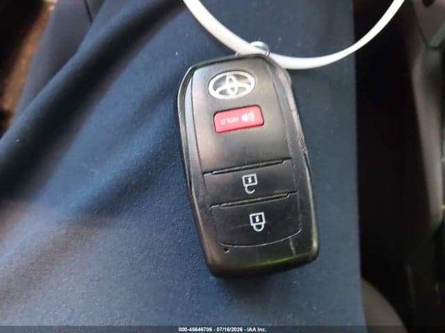 2024 TOYOTA COROLLA CROSS LE 11