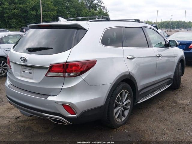 2018 HYUNDAI SANTA FE SE 4