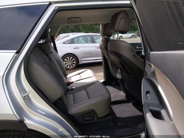 2018 HYUNDAI SANTA FE SE 8