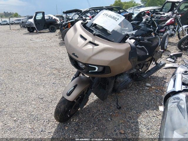 2020 INDIAN MOTORCYCLE CO. CHALLENGER DARK HORSE 2