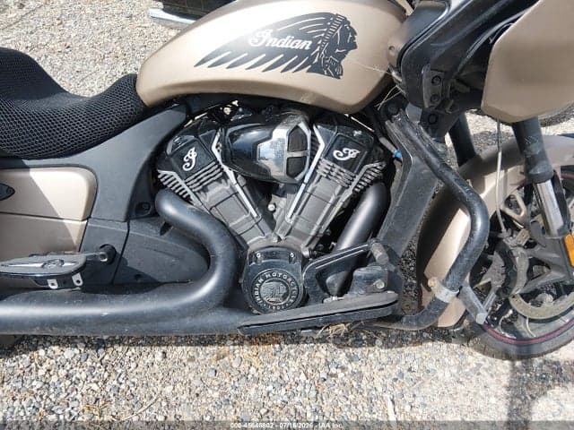 2020 INDIAN MOTORCYCLE CO. CHALLENGER DARK HORSE 8