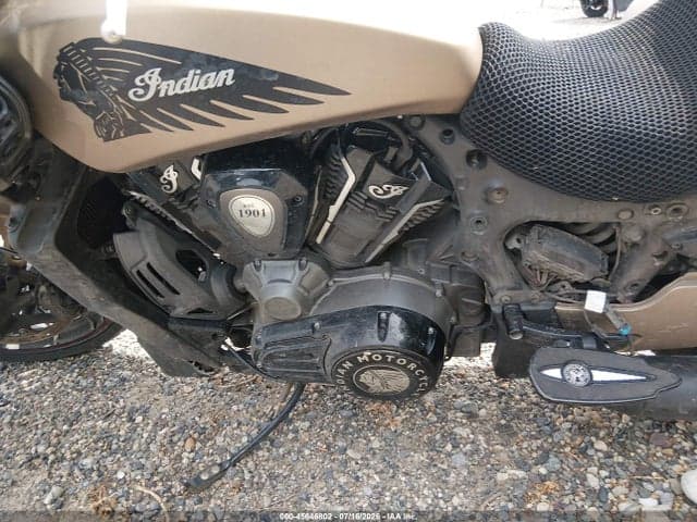 2020 INDIAN MOTORCYCLE CO. CHALLENGER DARK HORSE 9