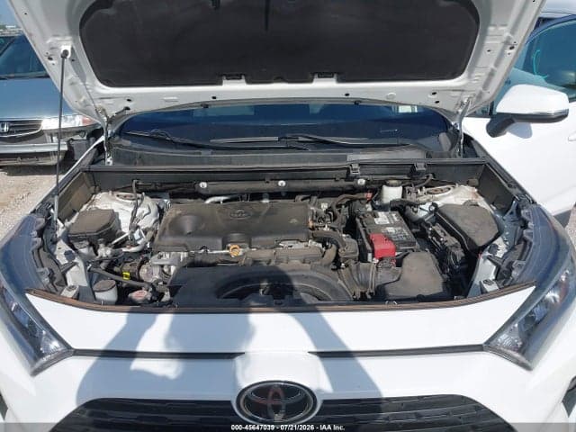 2020 TOYOTA RAV4 XLE 10
