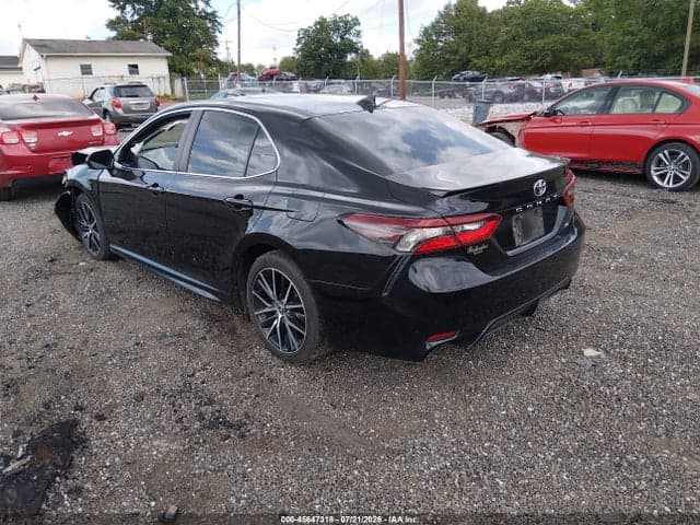 2021 TOYOTA CAMRY SE 3