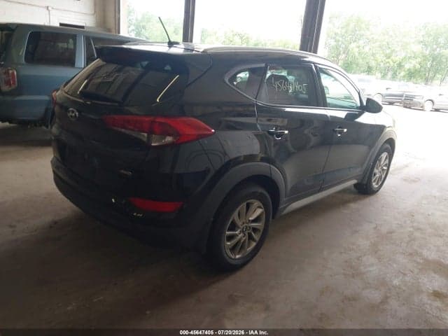 2017 HYUNDAI TUCSON SE 4