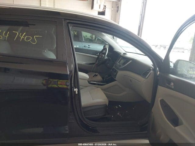 2017 HYUNDAI TUCSON SE 5
