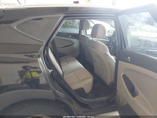 2017 HYUNDAI TUCSON SE 8