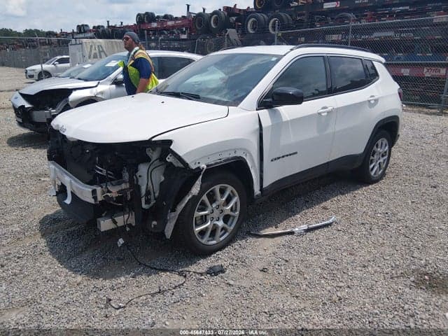 2024 JEEP COMPASS LATITUDE LUX FWD 2