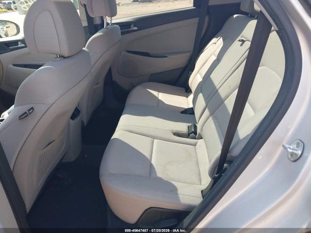 2017 HYUNDAI TUCSON VALUE 8