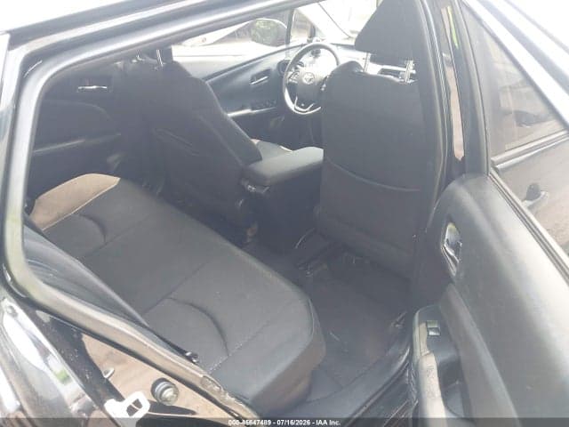 2022 TOYOTA PRIUS LE 8
