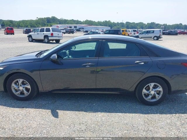 2021 HYUNDAI ELANTRA SE 18