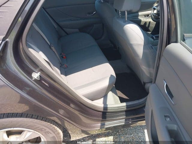 2021 HYUNDAI ELANTRA SE 8