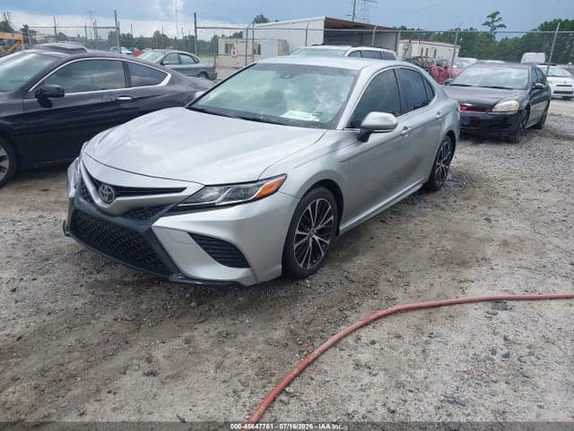 2018 TOYOTA CAMRY SE 2