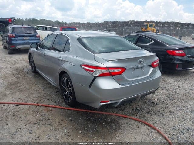 2018 TOYOTA CAMRY SE 3