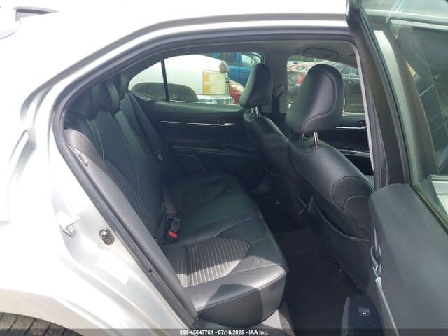 2018 TOYOTA CAMRY SE 8