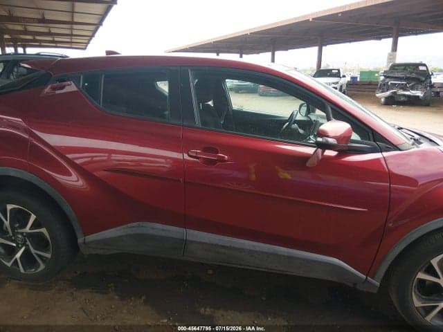2018 TOYOTA C-HR XLE 13