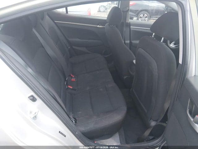 2019 HYUNDAI ELANTRA SE 8
