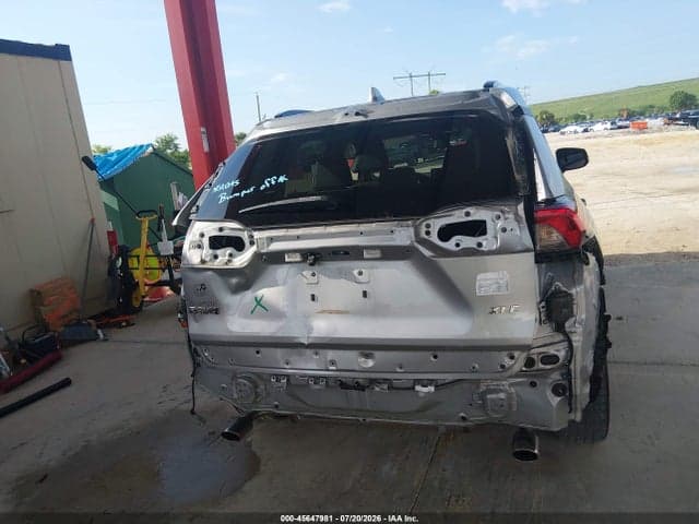 2021 TOYOTA RAV4 XLE PREMIUM 17