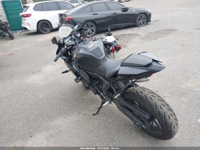 2024 YAMAHA YZFR7 3