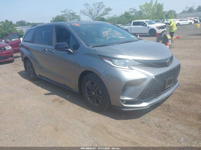 2026 TOYOTA SIENNA XSE