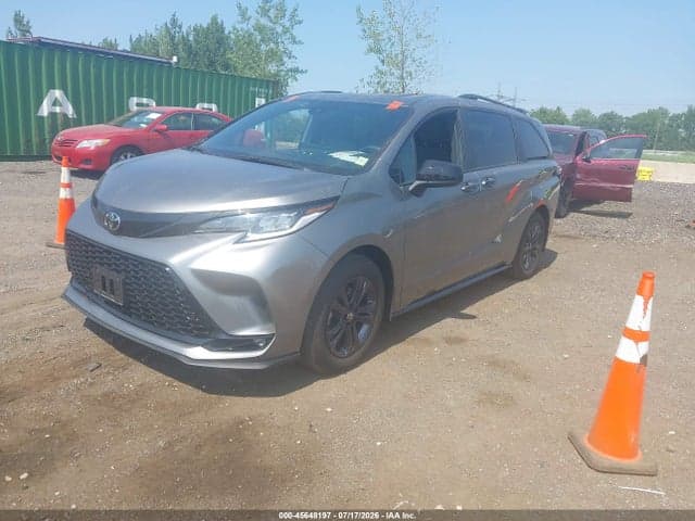 2026 TOYOTA SIENNA XSE 2