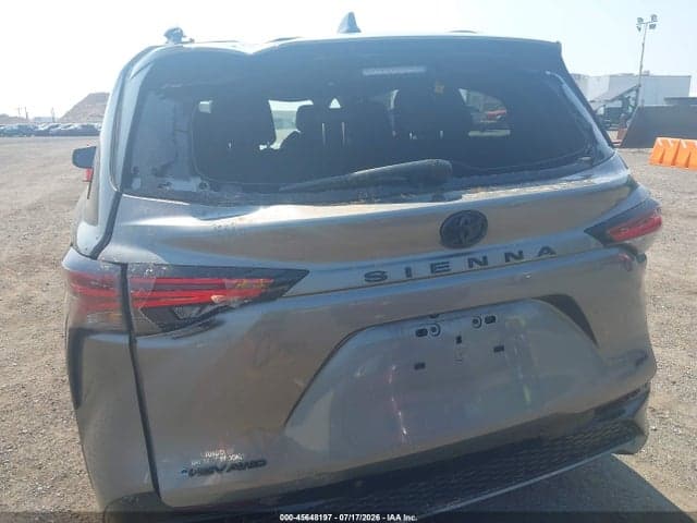 2026 TOYOTA SIENNA XSE 6