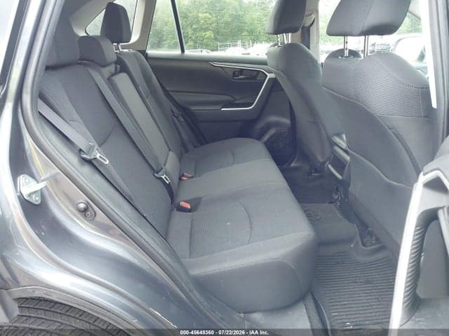 2020 TOYOTA RAV4 LE 8