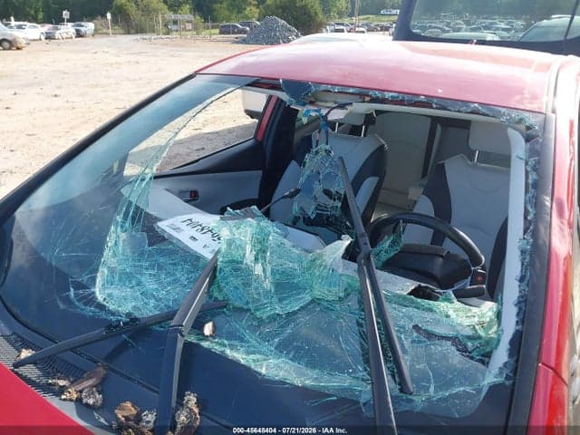 2019 TOYOTA PRIUS XLE 6