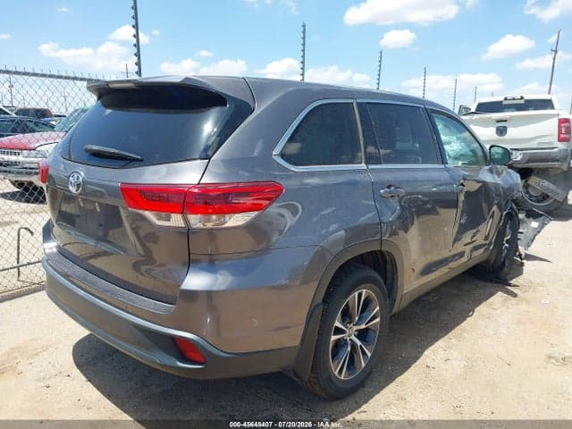 2019 TOYOTA HIGHLANDER LE 4