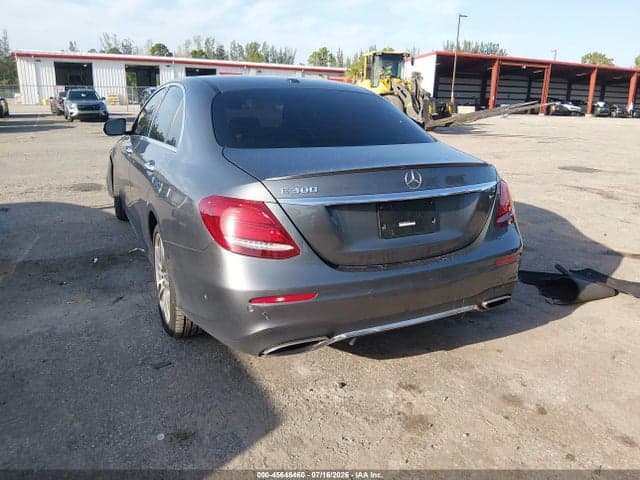 2017 MERCEDES-BENZ E 300 3