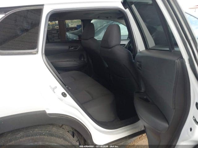 2023 TOYOTA COROLLA CROSS LE 8