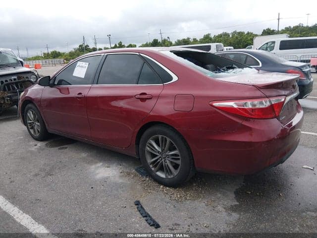 2017 TOYOTA CAMRY SE 14