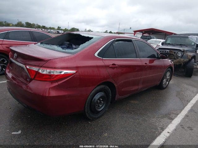 2017 TOYOTA CAMRY SE 4