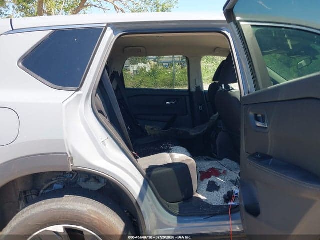 2026 NISSAN ROGUE SV 8