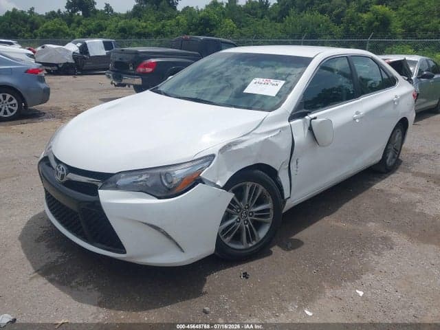 2017 TOYOTA CAMRY SE 2