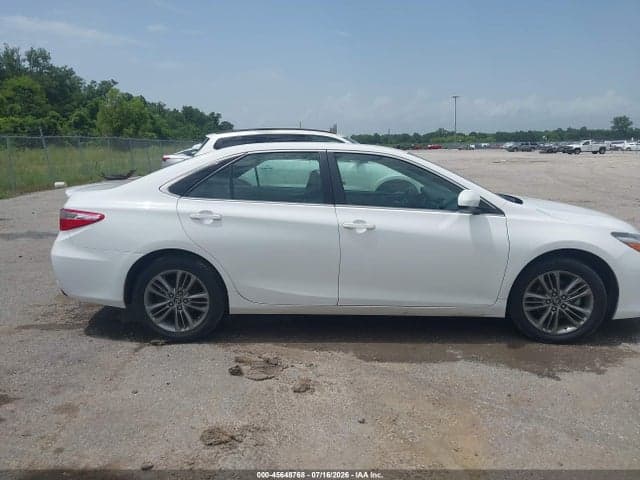 2017 TOYOTA CAMRY SE 13
