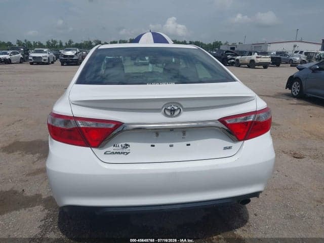 2017 TOYOTA CAMRY SE 16
