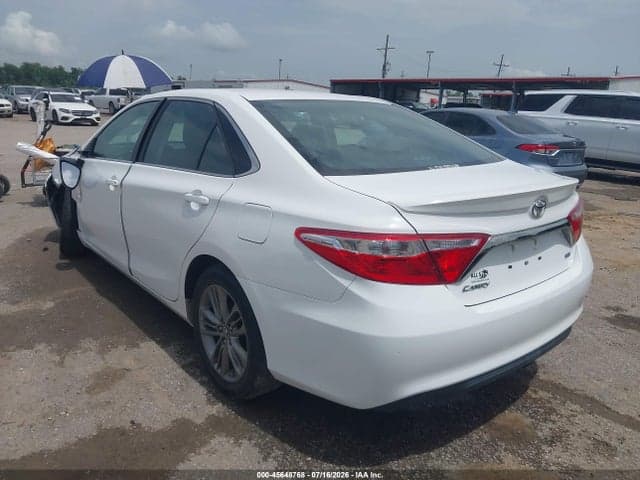 2017 TOYOTA CAMRY SE 3