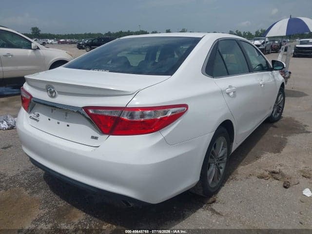 2017 TOYOTA CAMRY SE 4